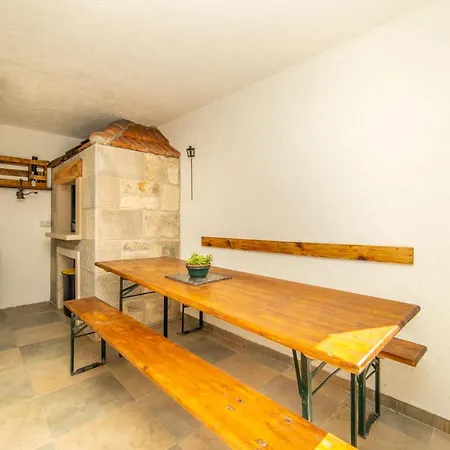 Stinice Apartment *