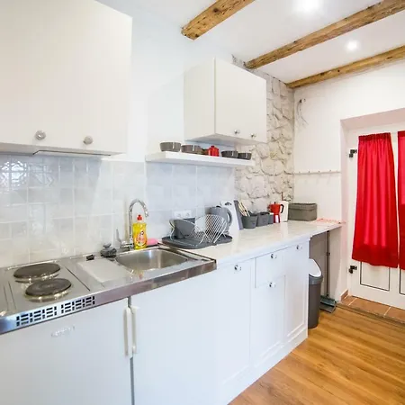Stinice Apartment *