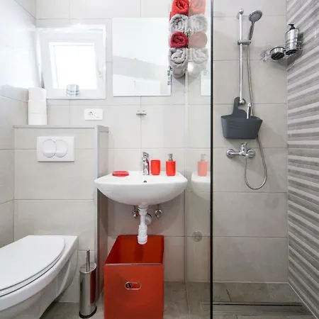 Stinice Apartment Gradac (Split-Dalmatia)