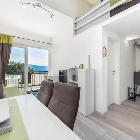 Stinice Apartment Gradac (Split-Dalmatia)